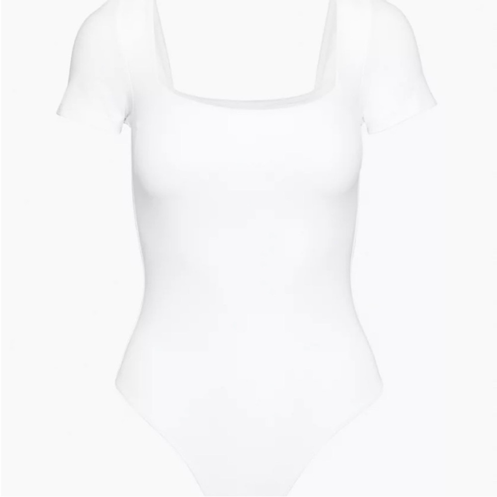 Aritzia Babaton square neck short sleeve body suit